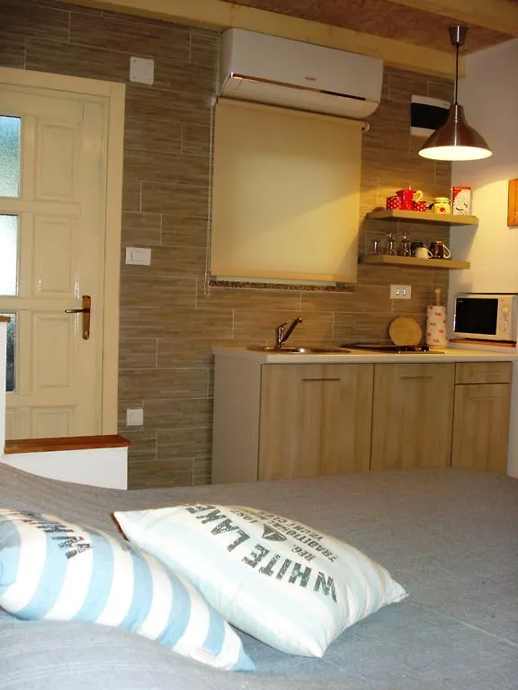 Studio Apartment Md Roč